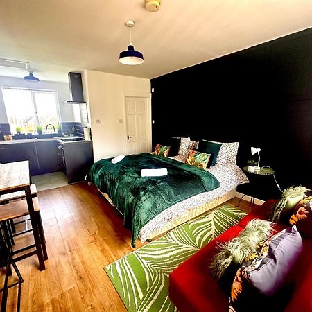 Studio Annexe By Papermill, Deeside - En-Suite, Heswall Exterior foto